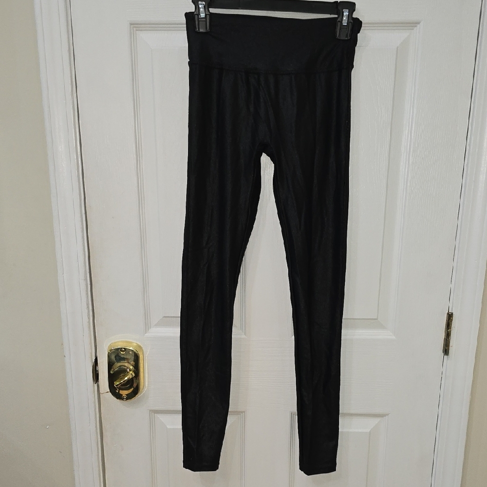 Retro Gong Shimmering Black Leggings Size Small